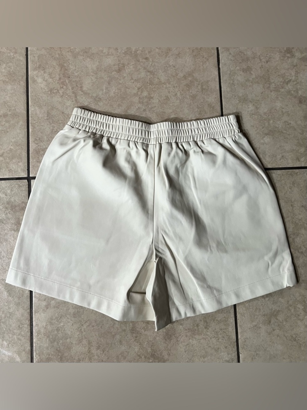 Dolce Cabo Cream Elastic Waist ShortsVegan Leather